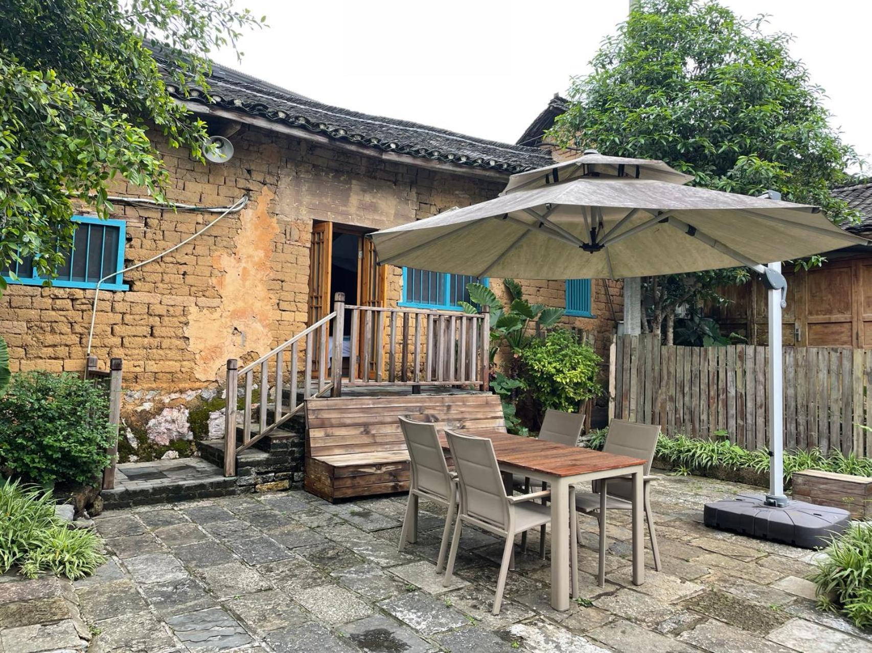 The Giggling Tree Hotel Yangshuo Exterior photo